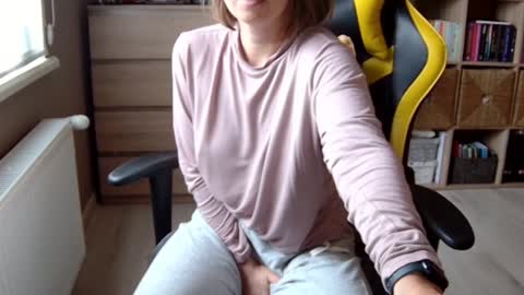 Snapshot of erotic_vibe chatting on February 1, 10:26 am Melissa online show from February 1, 10:26 am