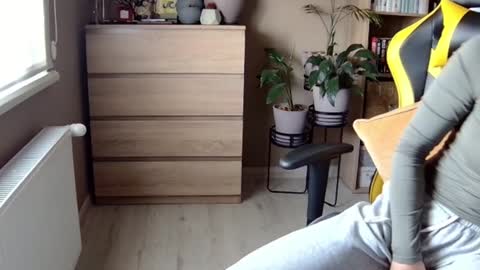 Snapshot of erotic_vibe chatting on February 4, 10:54 am Melissa online show from February 4, 10:54 am