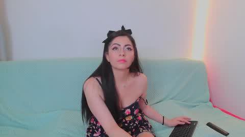 ErzsiDragon online show from March 8, 2:32 pm