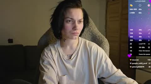 esajukyy online show from March 5, 3:41 pm