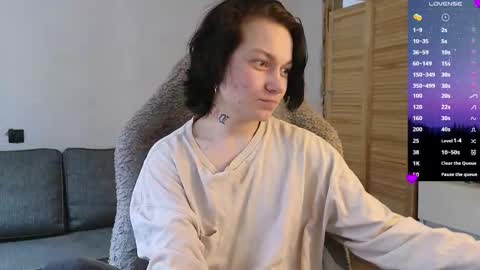 esajukyy online show from March 8, 8:07 am