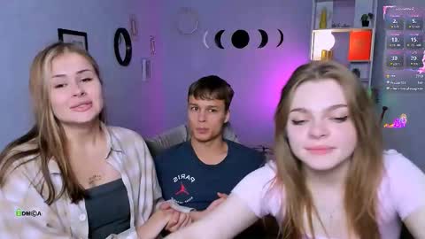 esma_shine online show from September 20, 2:43 am