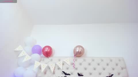 Snapshot of esmeralda_06 chatting on October 10, 6:35 pm esmeralda  online show from October 10, 6:35 pm