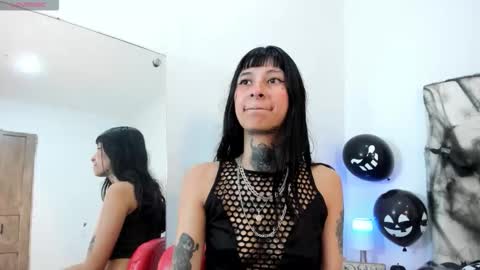 Snapshot of esmeralda_06 chatting on October 4, 5:39 pm esmeralda  online show from October 4, 5:39 pm