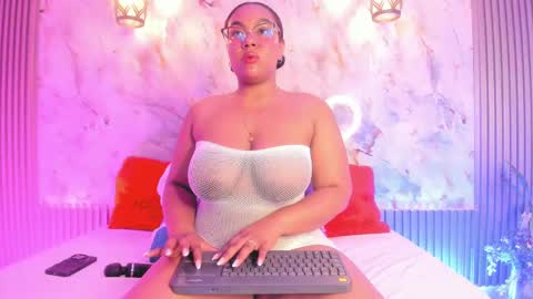 esmeralda online show from March 2, 9:21 am