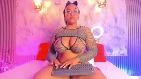 esmeralda online show from January 22, 9:02 am