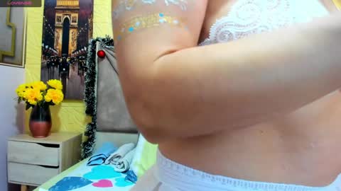 Snapshot of esmeralda_oikos chatting on January 6, 8:39 pm Esmeralda .INDEPENDENT MODEL online Monday to Saturday 3 pm Chicago online show from January 6, 8:39 pm
