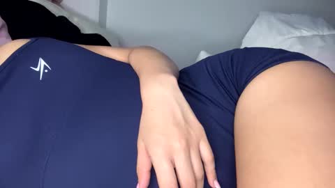 Snapshot of esmeraldalindsey chatting on February 5, 3:02 am ESMERALDA online show from February 5, 3:02 am