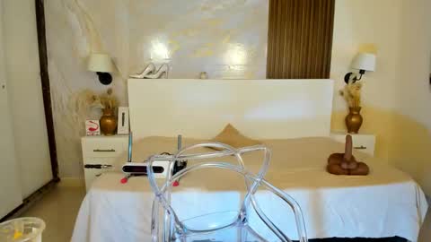 Snapshot of esmeraldalindsey chatting on September 15, 9:22 pm ESMERALDA online show from September 15, 9:22 pm