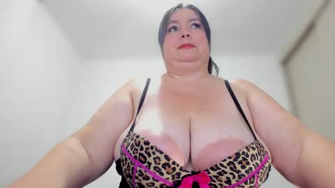 Esmeralda online show from December 19, 10:53 pm