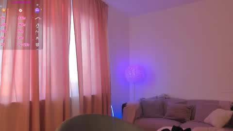 Esmi online show from March 15, 4:09 pm