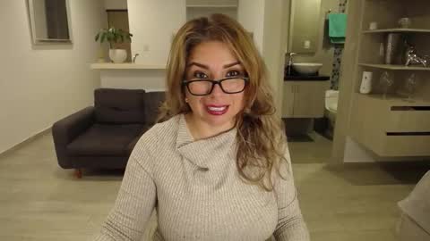 Juliana online show from October 27, 11:54 pm