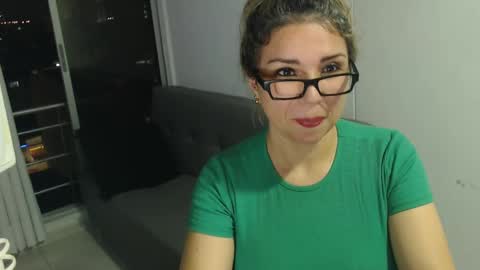 Snapshot of esperanza86_ chatting on December 24, 12:00 am Juliana online show from December 24, 12:00 am