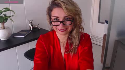 Snapshot of esperanza86_ chatting on December 14, 9:35 pm Juliana online show from December 14, 9:35 pm