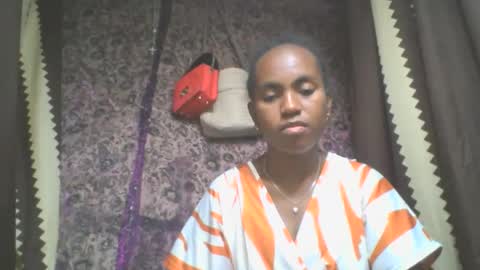 Snapshot of estanie chatting on October 18, 9:12 am estanie online show from October 18, 9:12 am