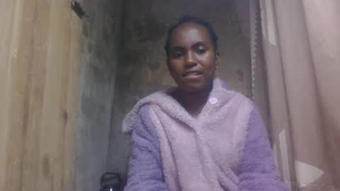 Snapshot of estanie chatting on October 5, 7:30 pm estanie online show from October 5, 7:30 pm