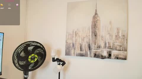 Snapshot of estefanyy_ chatting on March 4, 11:51 am estefany online show from March 4, 11:51 am