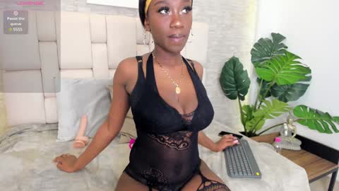 Snapshot of estefanyy_ chatting on January 16, 11:48 am estefany online show from January 16, 11:48 am