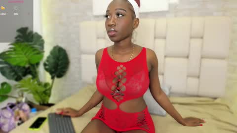 Snapshot of estefanyy_ chatting on February 23, 11:36 am estefany online show from February 23, 11:36 am