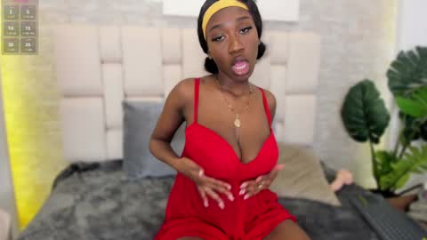 Snapshot of estefanyy_ chatting on January 8, 11:43 am estefany online show from January 8, 11:43 am