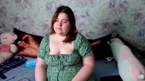 estelle_hicks online show from December 3, 6:17 pm