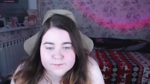 estelle_hicks online show from February 5, 7:06 pm