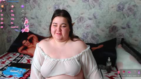 estelle_hicks online show from December 17, 6:31 pm
