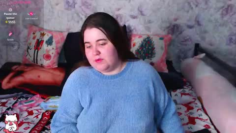 estelle_hicks online show from February 5, 6:15 pm
