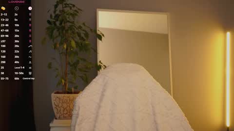 Ester online show from March 4, 7:26 am