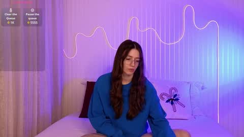 Ester online show from December 16, 9:20 pm