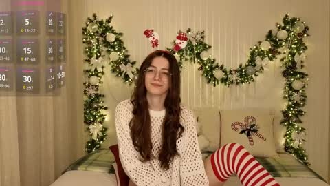 Ester online show from December 19, 7:29 pm