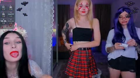 Ester online show from October 31, 8:02 pm