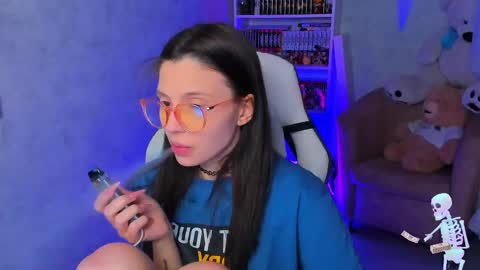 Ester online show from March 9, 1:14 am