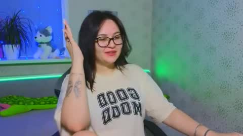 EsterPlayful online show from December 21, 9:13 am