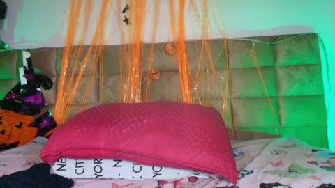 Snapshot of estrella_hanks_ chatting on October 21, 11:58 am Estrella online show from October 21, 11:58 am