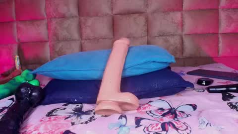 Snapshot of estrella_hanks_ chatting on October 2, 12:10 pm Estrella online show from October 2, 12:10 pm