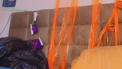 Snapshot of estrella_hanks_ chatting on October 23, 12:11 pm Estrella online show from October 23, 12:11 pm