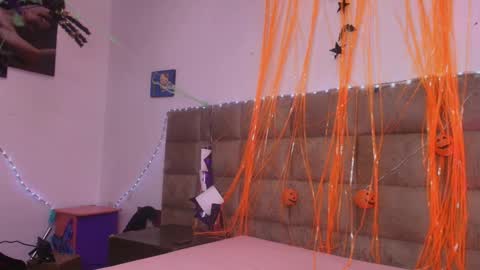 Snapshot of estrella_hanks_ chatting on October 27, 12:33 pm Estrella online show from October 27, 12:33 pm