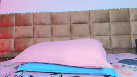 Snapshot of estrella_hanks_ chatting on September 18, 11:53 am Estrella online show from September 18, 11:53 am