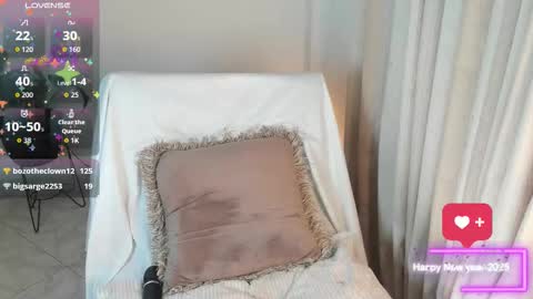 - E S T R E L L A  M I L F - online show from October 11, 6:07 am