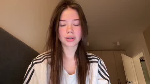 nika 3 online show from December 9, 1:55 pm