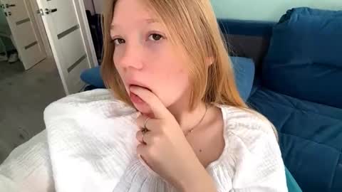 Snapshot of eugenakhouri chatting on September 25, 6:56 am Lana online show from September 25, 6:56 am