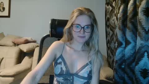 eva2323 online show from January 3, 1:47 pm
