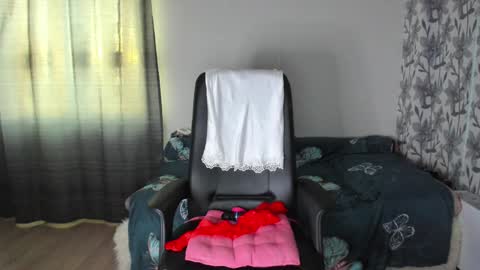 Snapshot of eva_7777 chatting on December 7, 8:33 am Eva online show from December 7, 8:33 am