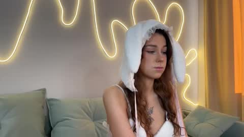 Snapshot of eva_collins_x chatting on October 1, 2:38 am Eva online show from October 1, 2:38 am