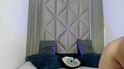 EVA DAEMON  online show from January 3, 11:35 am