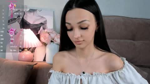 Snapshot of eva_doncray chatting on March 7, 9:51 am Eva online show from March 7, 9:51 am
