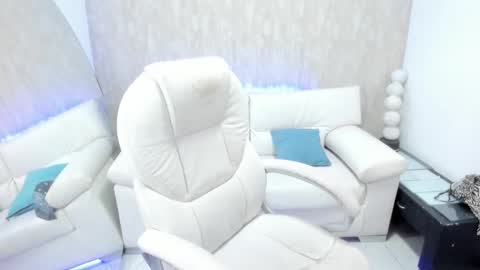 eva_hells online show from September 18, 8:29 pm