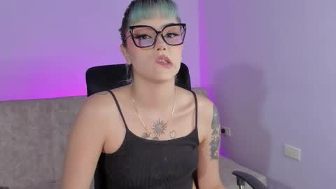 Eva  online show from November 16, 8:42 pm