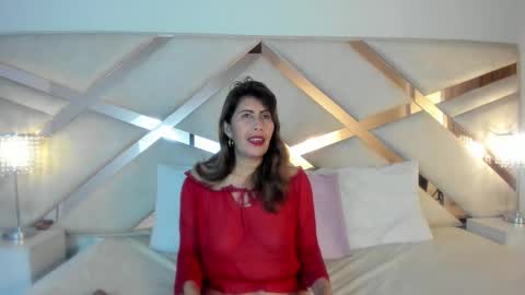 Snapshot of eva_loretti chatting on February 14, 3:00 am online show from February 14, 3:00 am